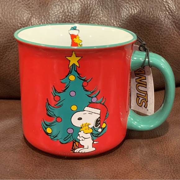 Peanuts Snoopy & Woodstock with Christmas Tree 21oz Ceramic Holiday Mug - Picture 2 of 10